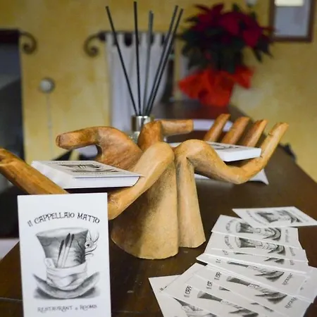 住宿加早餐酒店 Il Cappellaio Matto Montalto Ligure
