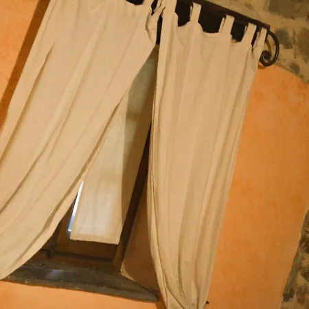住宿加早餐酒店 Il Cappellaio Matto Montalto Ligure