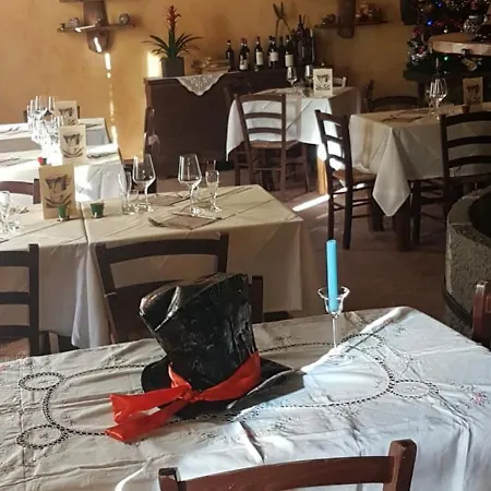 Il Cappellaio Matto 3* Montalto Ligure