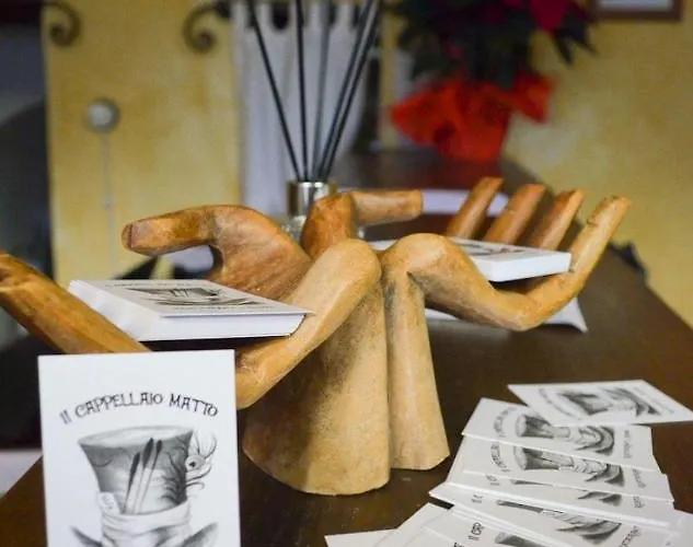 住宿加早餐酒店 Il Cappellaio Matto Montalto Ligure